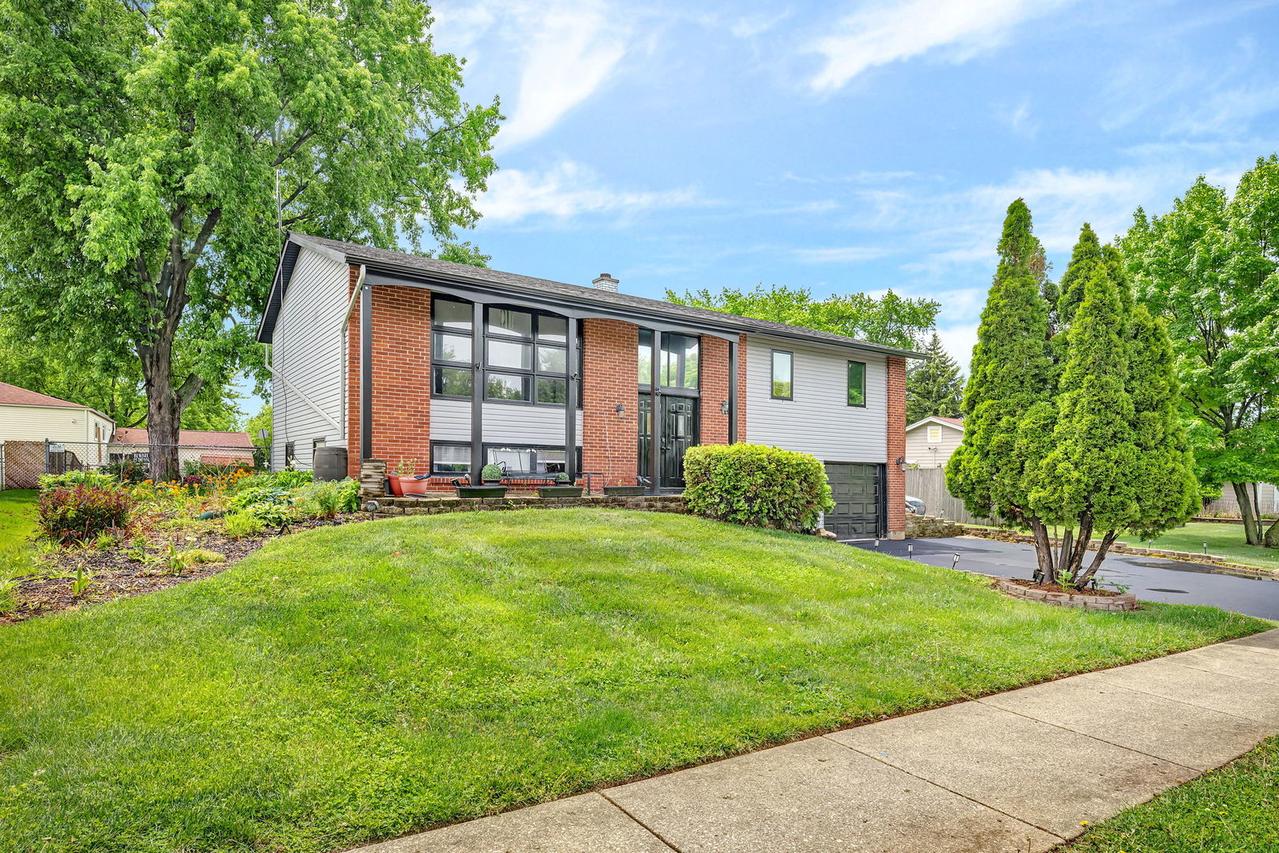 551 Falconridge Way, Bolingbrook, IL 60440