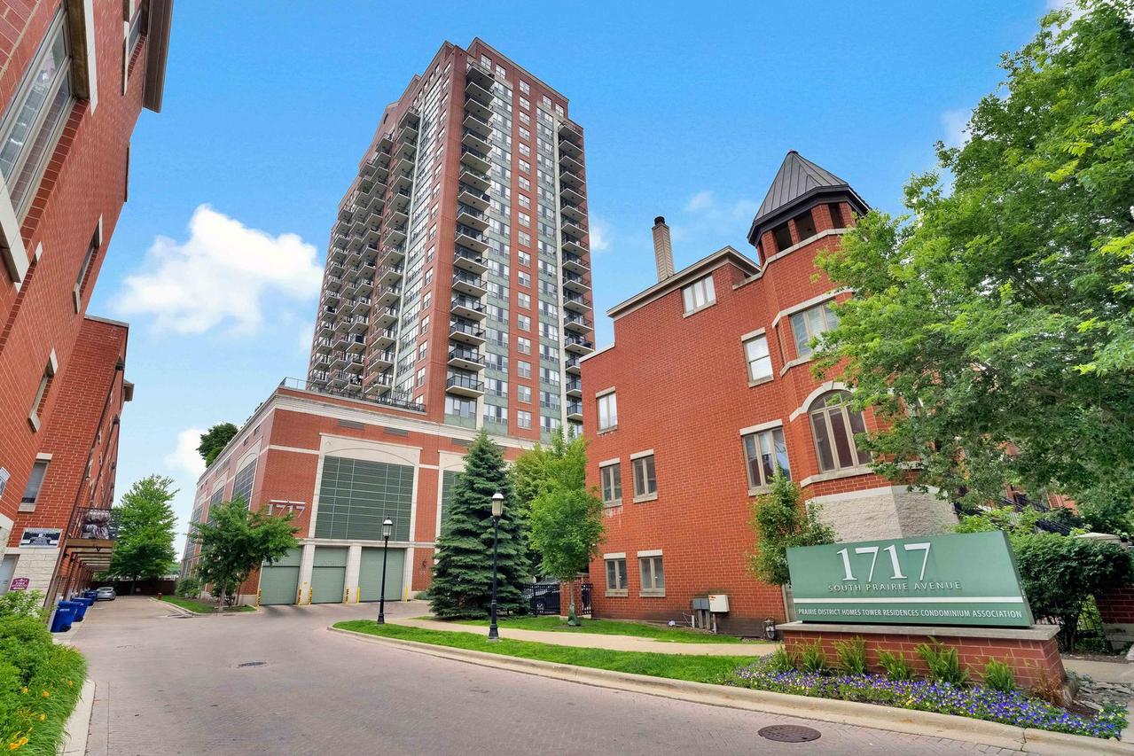 1717 S Prairie Ave. #704, Chicago, IL 60616