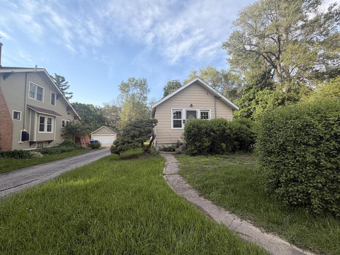 513 E Liberty Dr., Wheaton, IL 60187