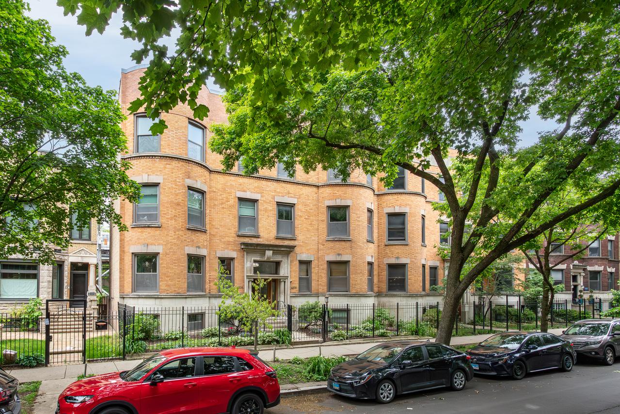 4336 N Kenmore Ave. #2S, Chicago, IL 60613