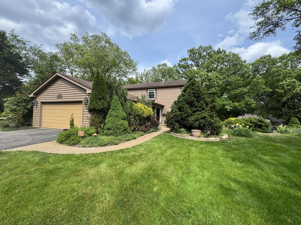 229 Tomahawk Ln., Tower Lakes, IL 60010