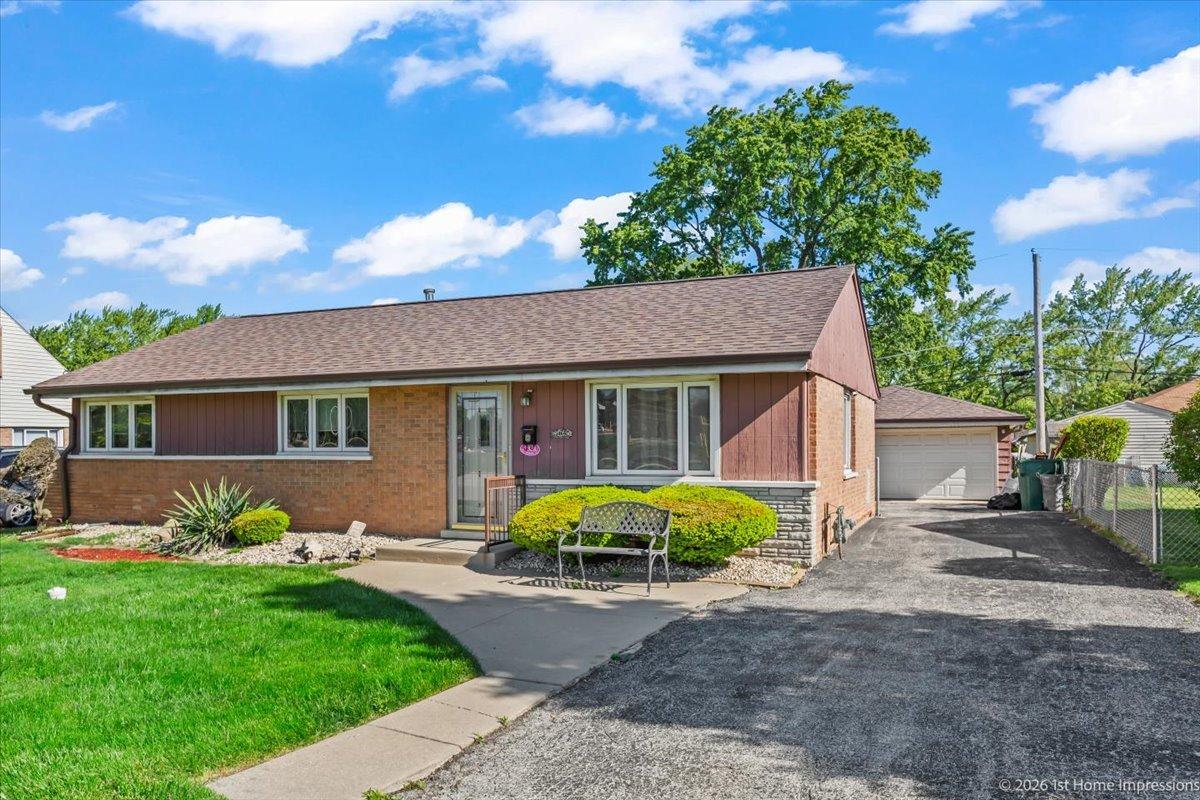 6328 W 85th St., Burbank, IL 60459