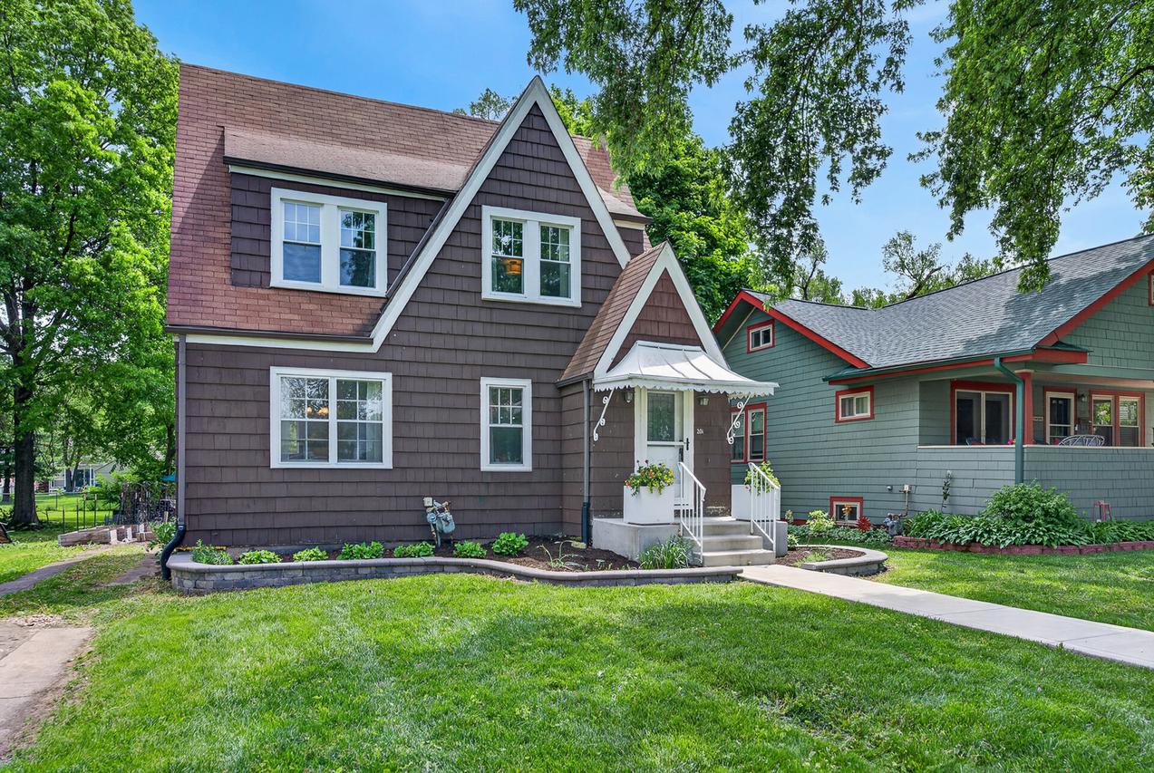 201 S Illinois Ave., Villa Park, IL 60181