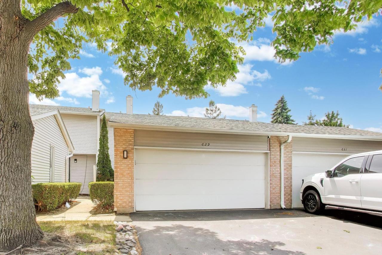 629 Pheasant Ln., Deerfield, IL 60015