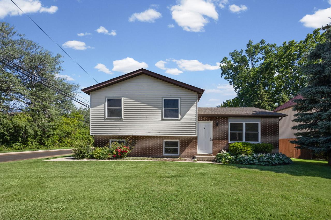 2948 Argonne Dr., North Chicago, IL 60064
