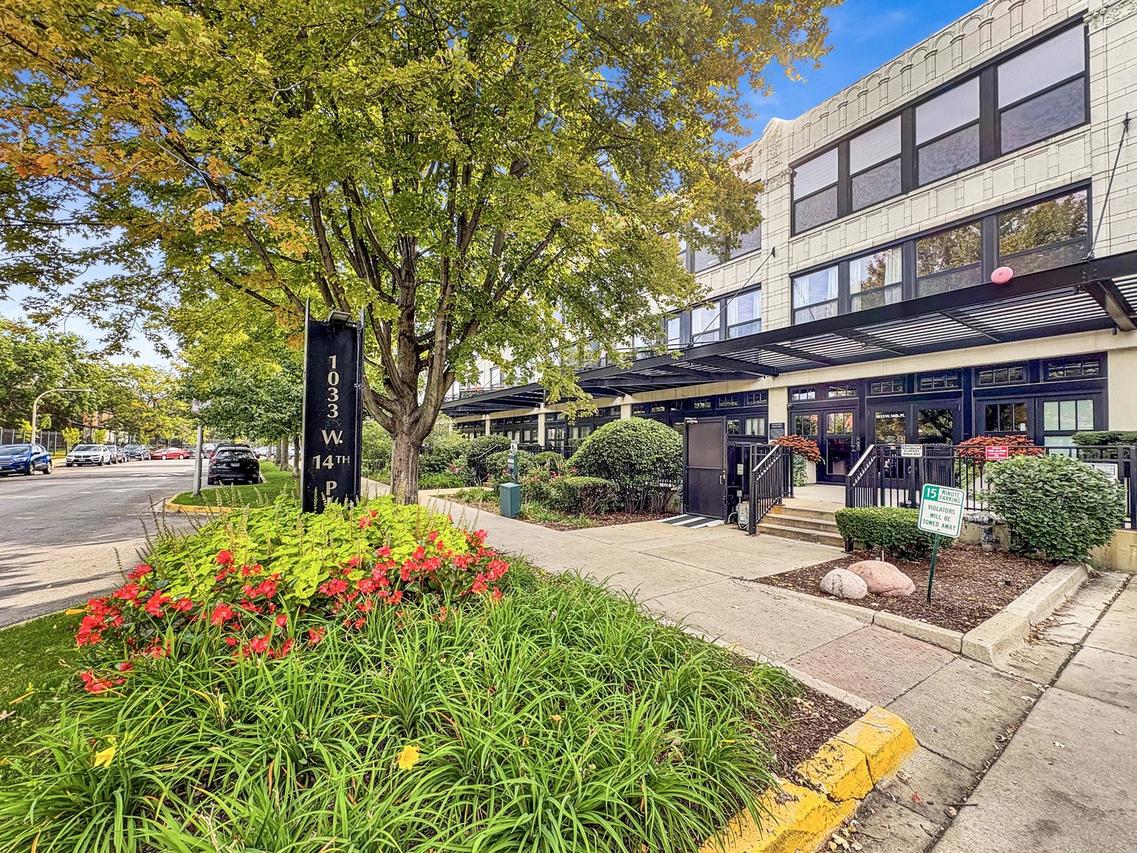 1033 W 14th Pl. #115, Chicago, IL 60608