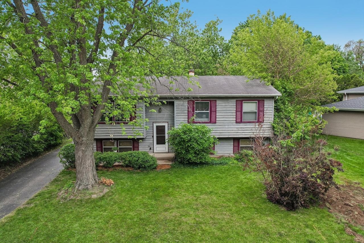 332 Everett Ave., Crystal Lake, IL 60014