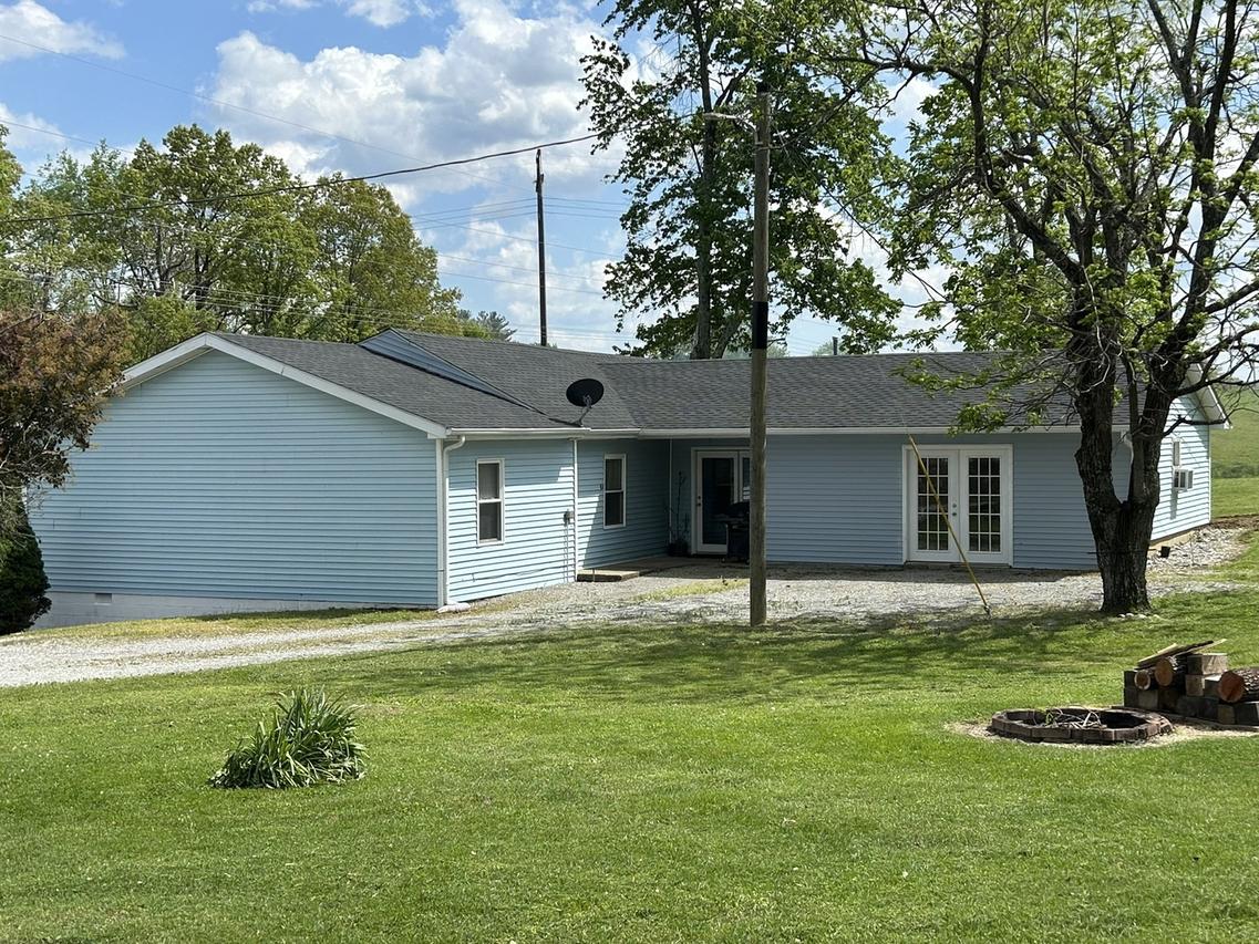 1 Bushwack Rd., Golconda, IL 62938