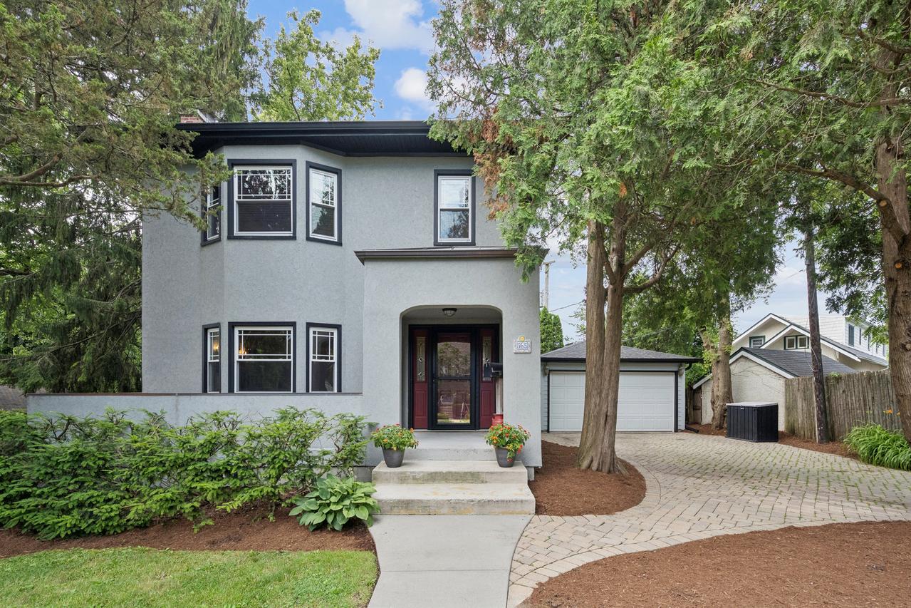 565 Ryan Pl., Lake Forest, IL 60045