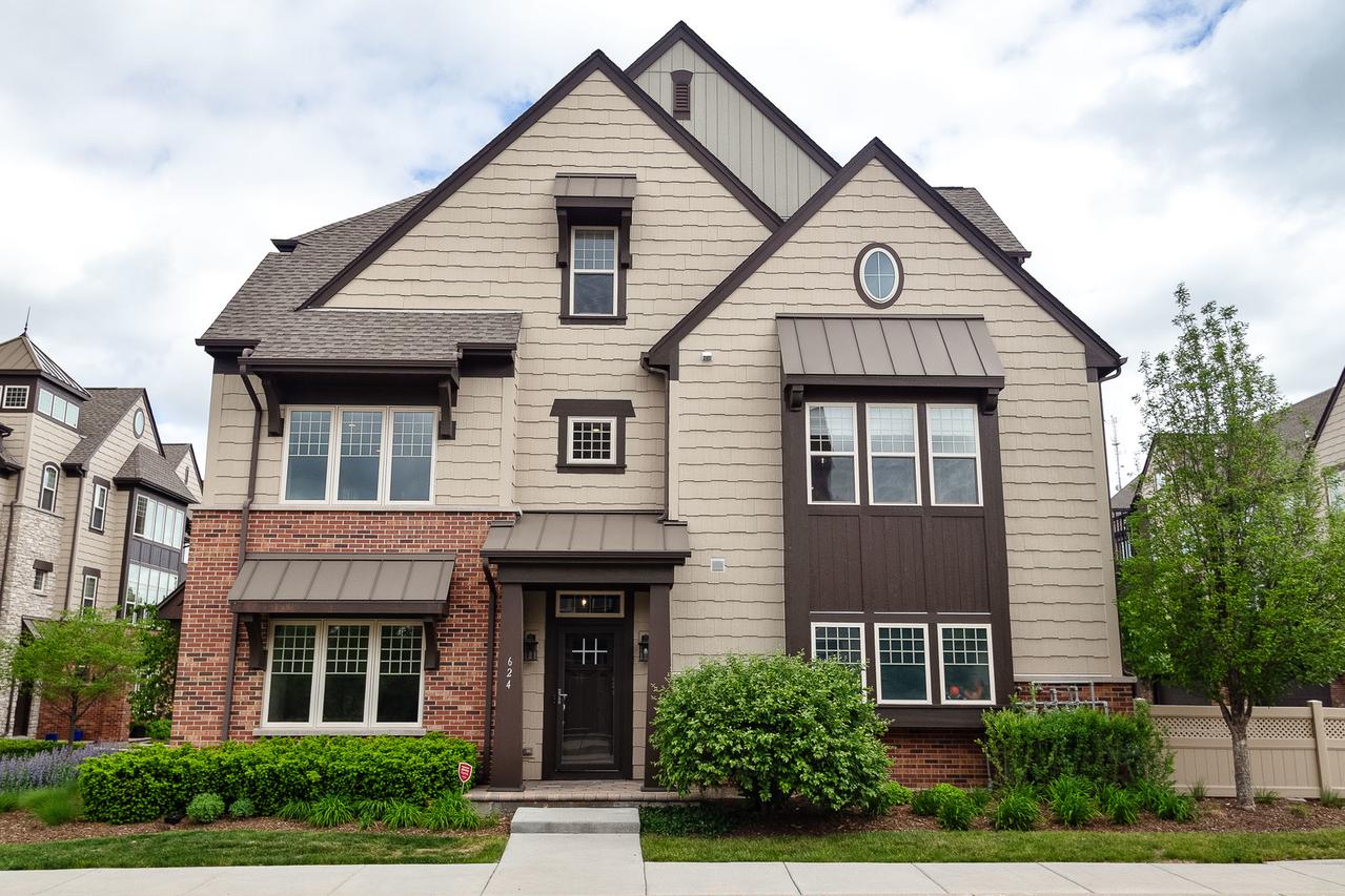 624 Parkside Ct., Libertyville, IL 60048