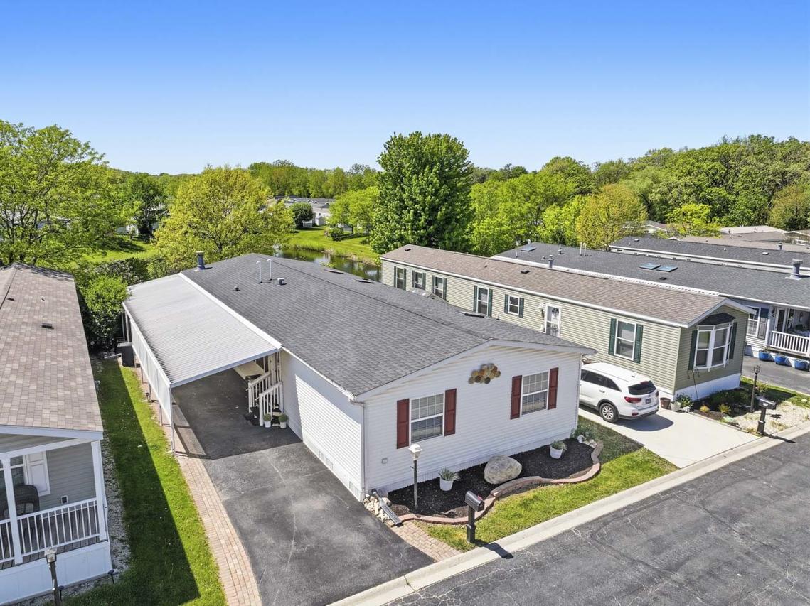 236 Forestview Dr., Crystal Lake, IL 60014