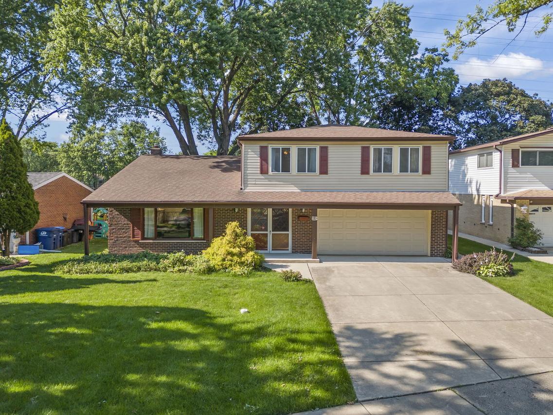 30 W Kathleen Dr., Des Plaines, IL 60016