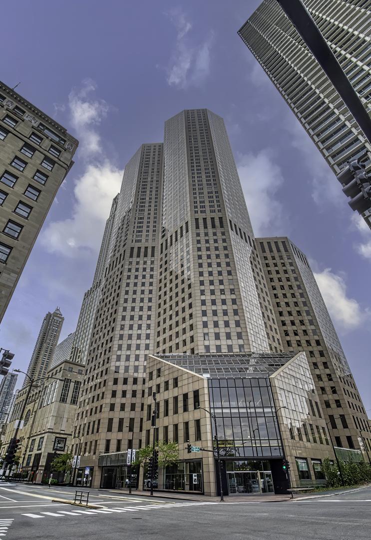950 N Michigan Ave. #3702, Chicago, IL 60611