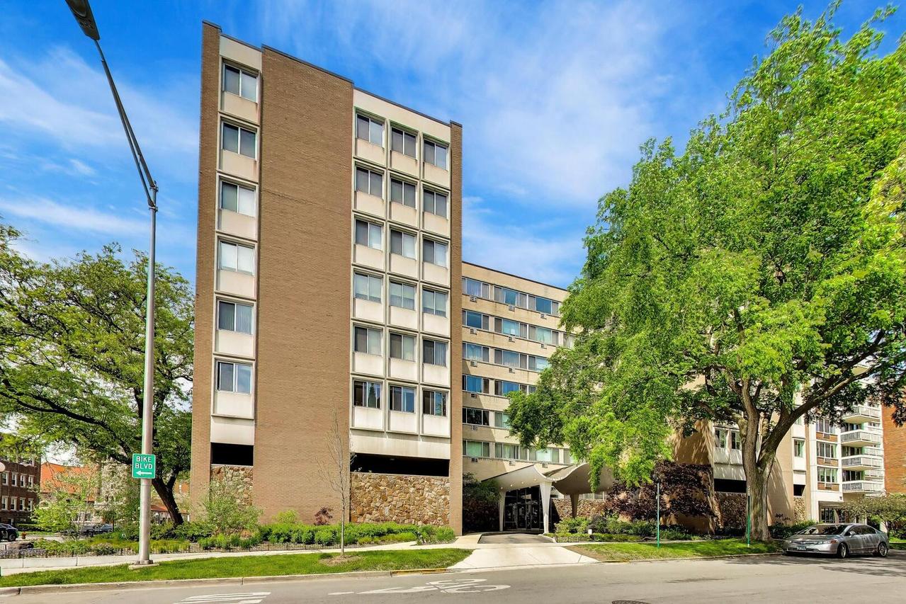 151 N Kenilworth Ave. #2G, Oak Park, IL 60301