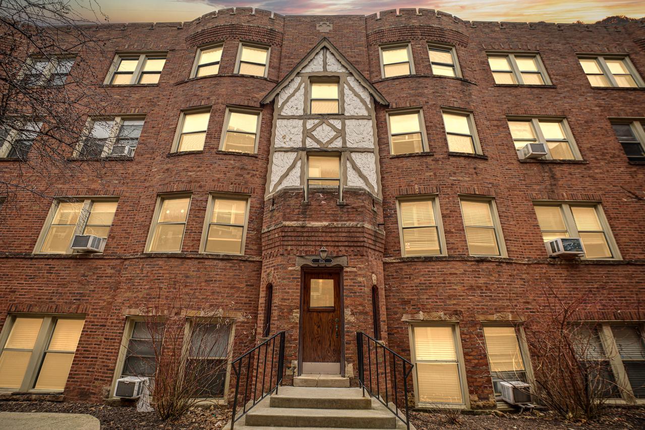 4126 N Kedvale Ave. #202, Chicago, IL 60641