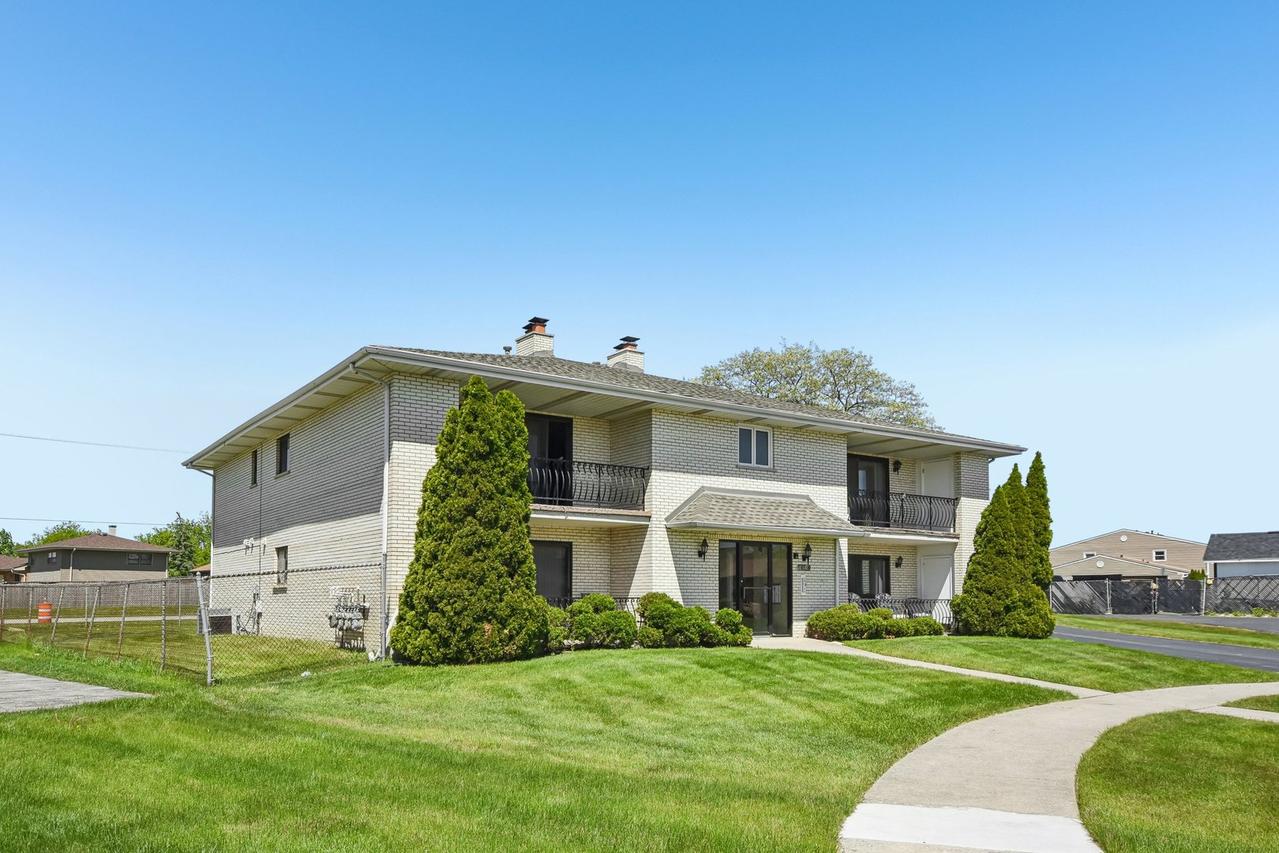 16518 Crescent Ave. #2N, Tinley Park, IL 60477