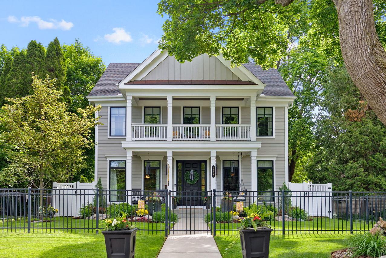 938 S 5th St., St. Charles, IL 60174