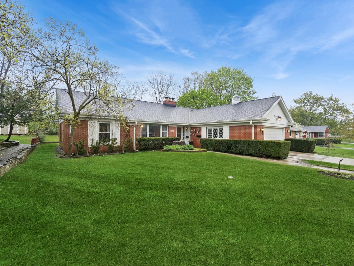 410 Flossmoor Ave., Waukegan, IL 60085