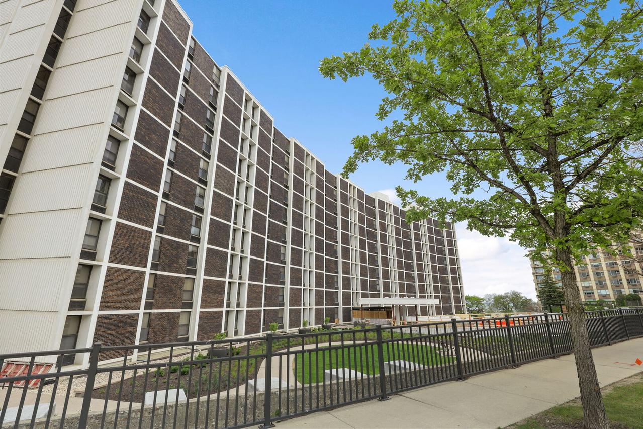1500 Sheridan Rd. #7E, Wilmette, IL 60091