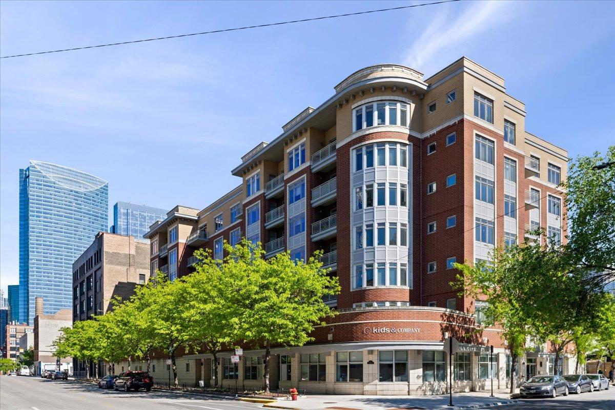 657 W Fulton St. #703, Chicago, IL 60661