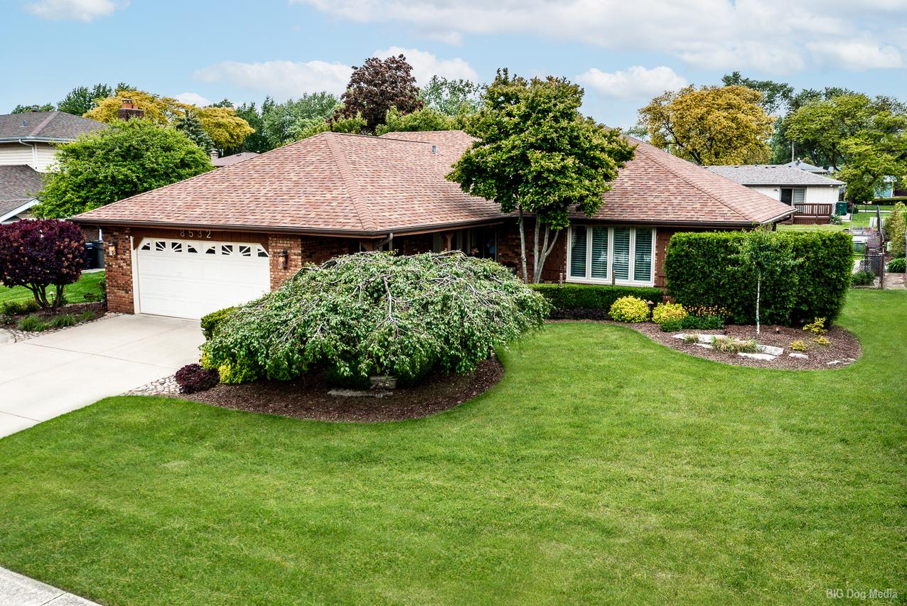 8532 Golfview Dr., Orland Park, IL 60462