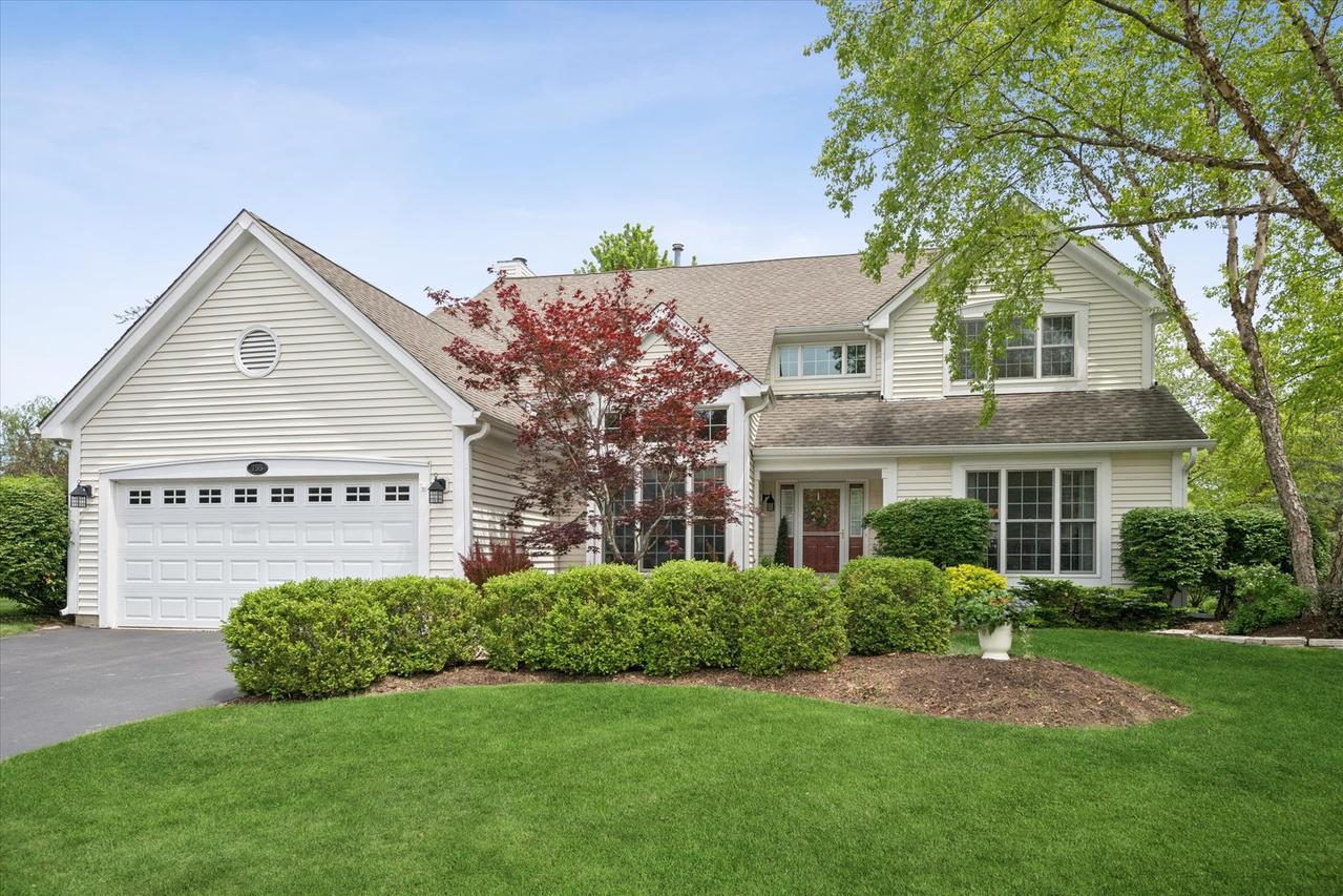 755 Warwick Ct., Lake Zurich, IL 60047