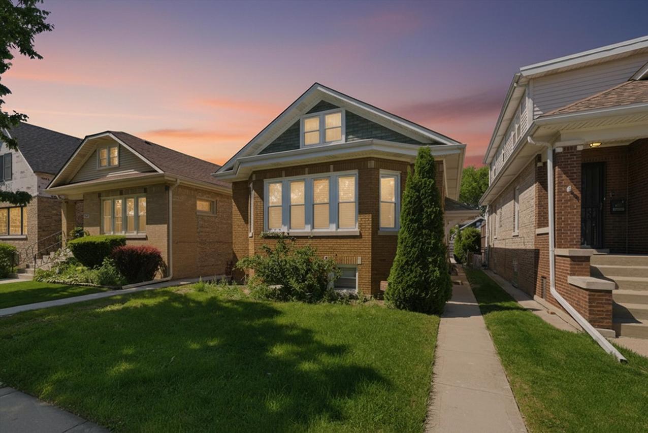 6126 W Roscoe St., Chicago, IL 60634
