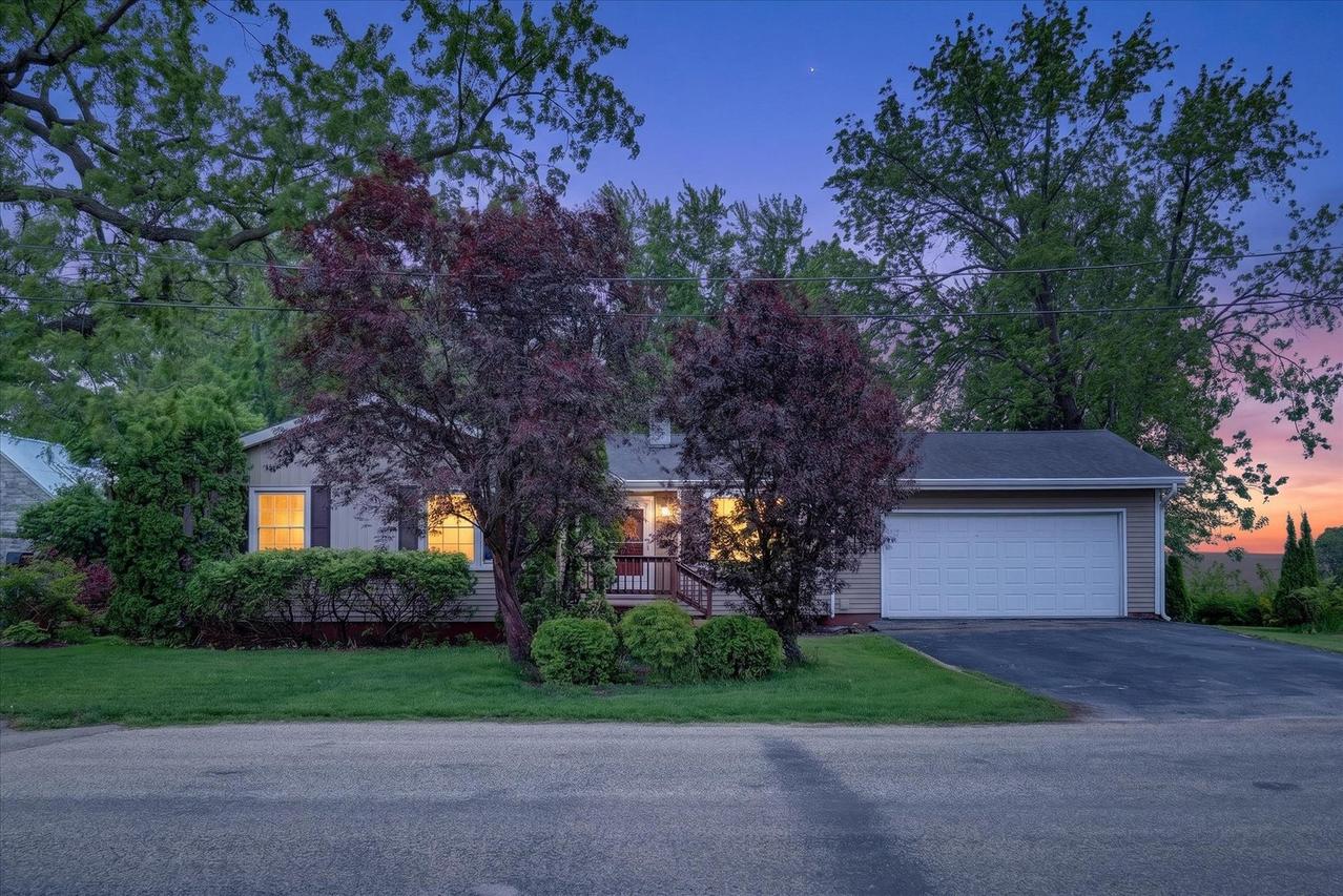 405 W Cherry St., Forreston, IL 61030