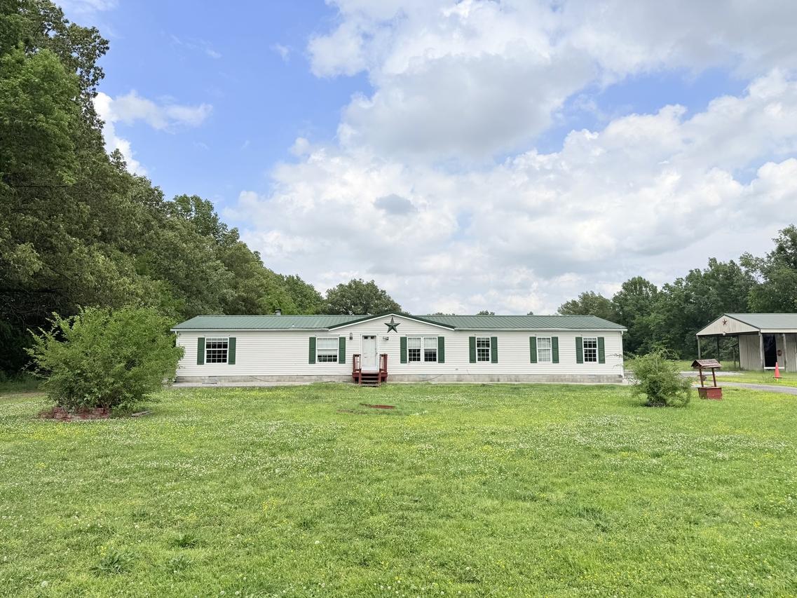 55 Curry Ln., Harrisburg, IL 62946