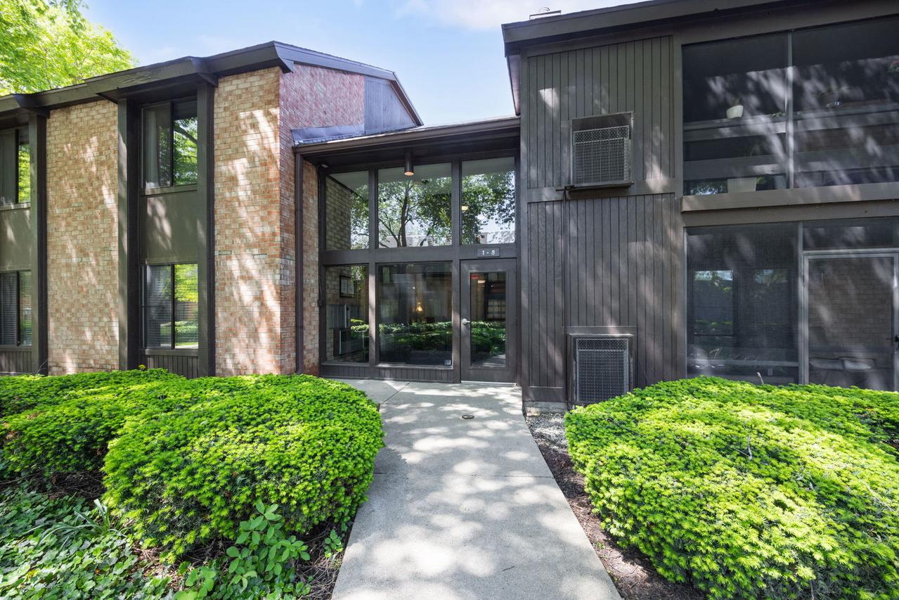 740 Saint Andrews Ln. #4, Crystal Lake, IL 60014