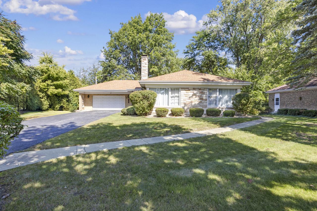 2307 Flossmoor Rd., Flossmoor, IL 60422