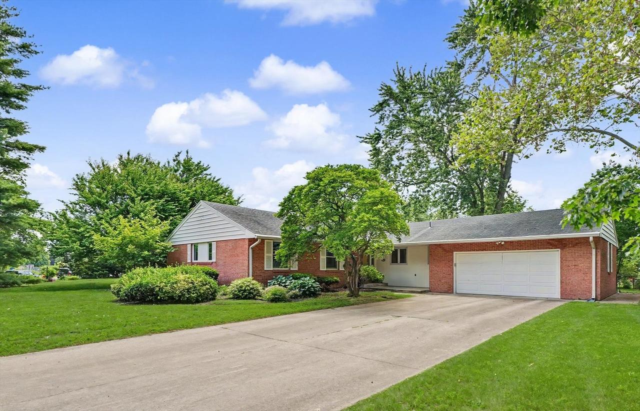 1713 Lynwood Dr., Champaign, IL 61821