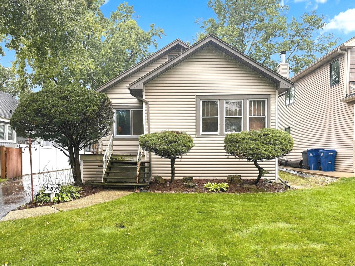 458 S Harvard Ave., Villa Park, IL 60181