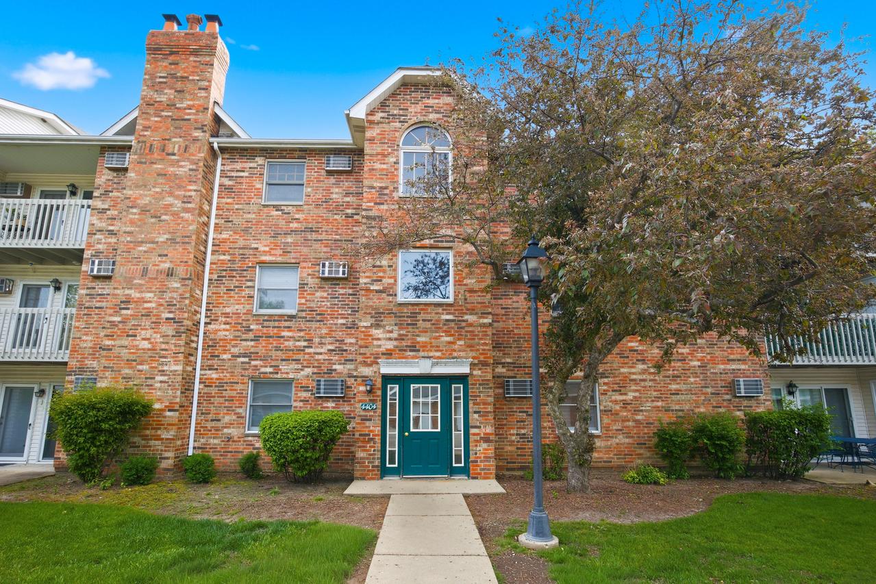 4404 W Shamrock Ln. #3B, Mchenry, IL 60050