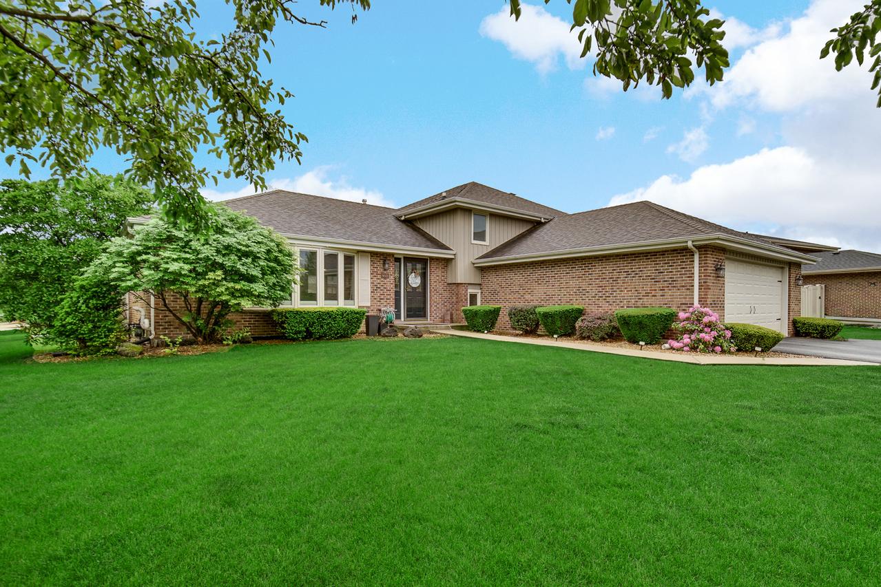 8601 Bethany Ln., Tinley Park, IL 60487
