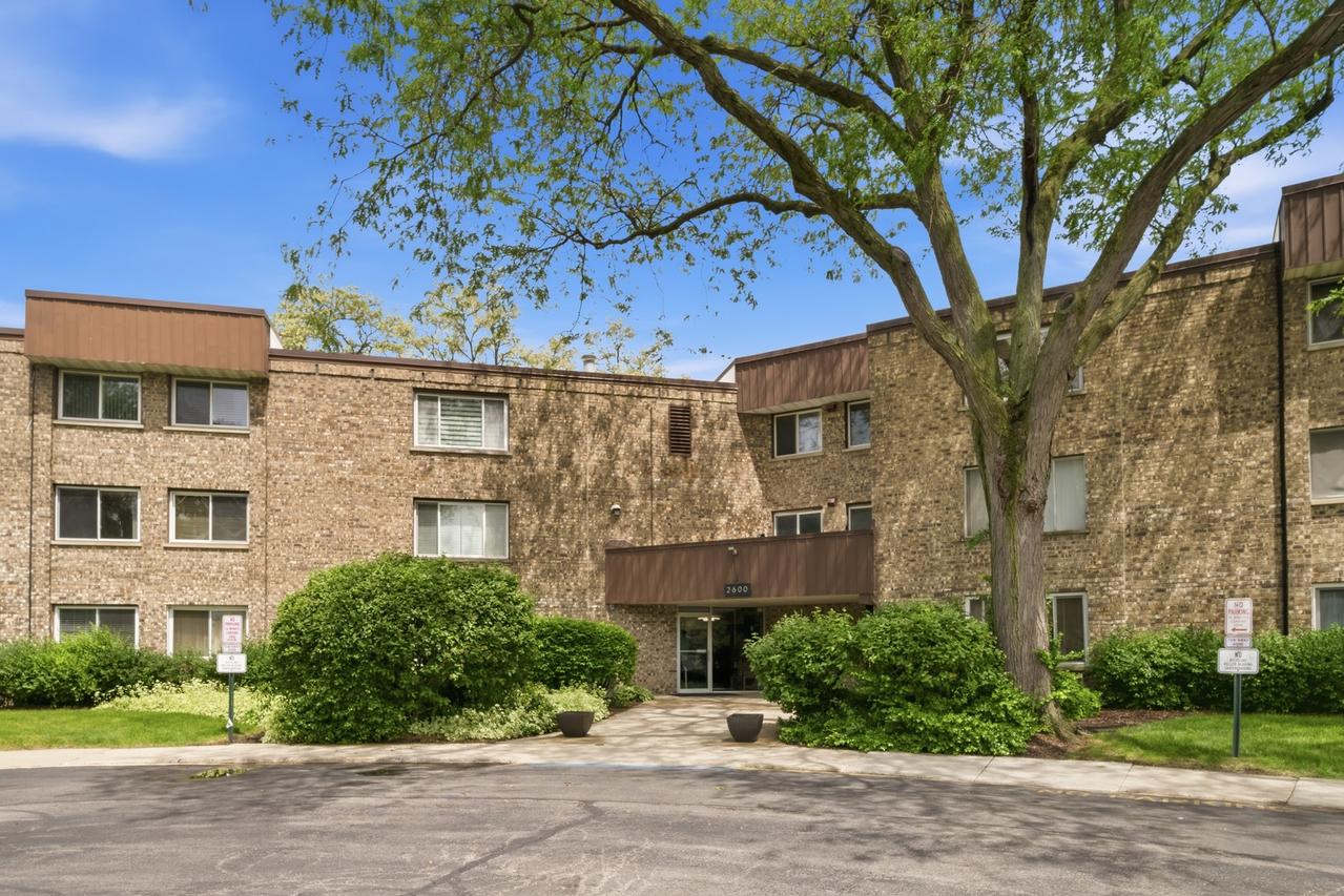 2600 Brookwood Way Dr. #114, Rolling Meadows, IL 60008