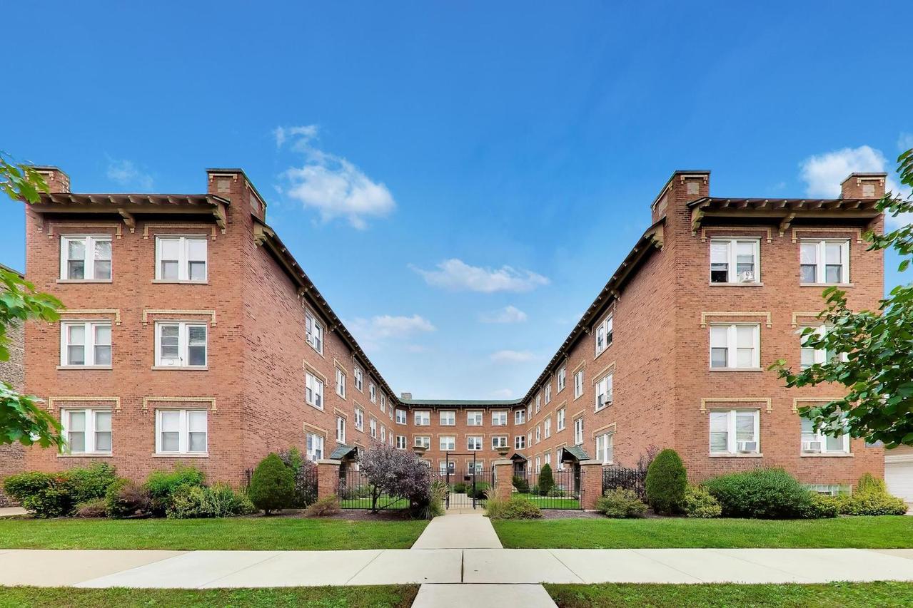 4822 W Hutchinson St. #9B, Chicago, IL 60641