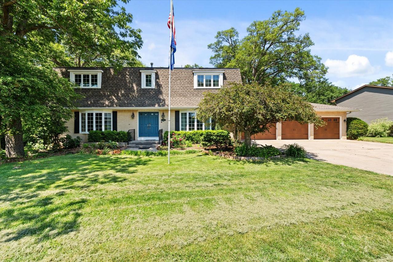 10 Oak Grove Rd., Geneseo, IL 61254