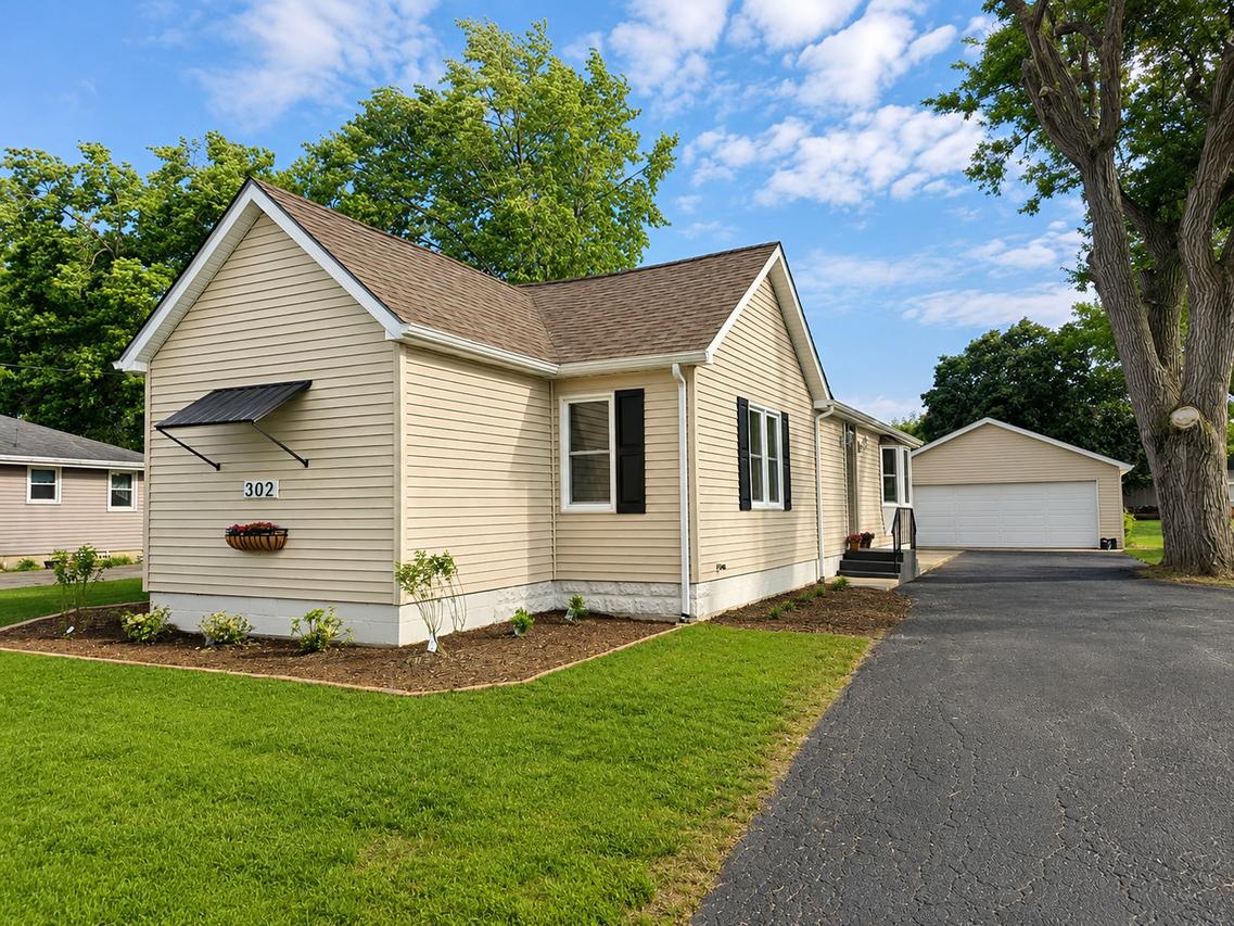 302 E Fine St., Ashkum, IL 60911