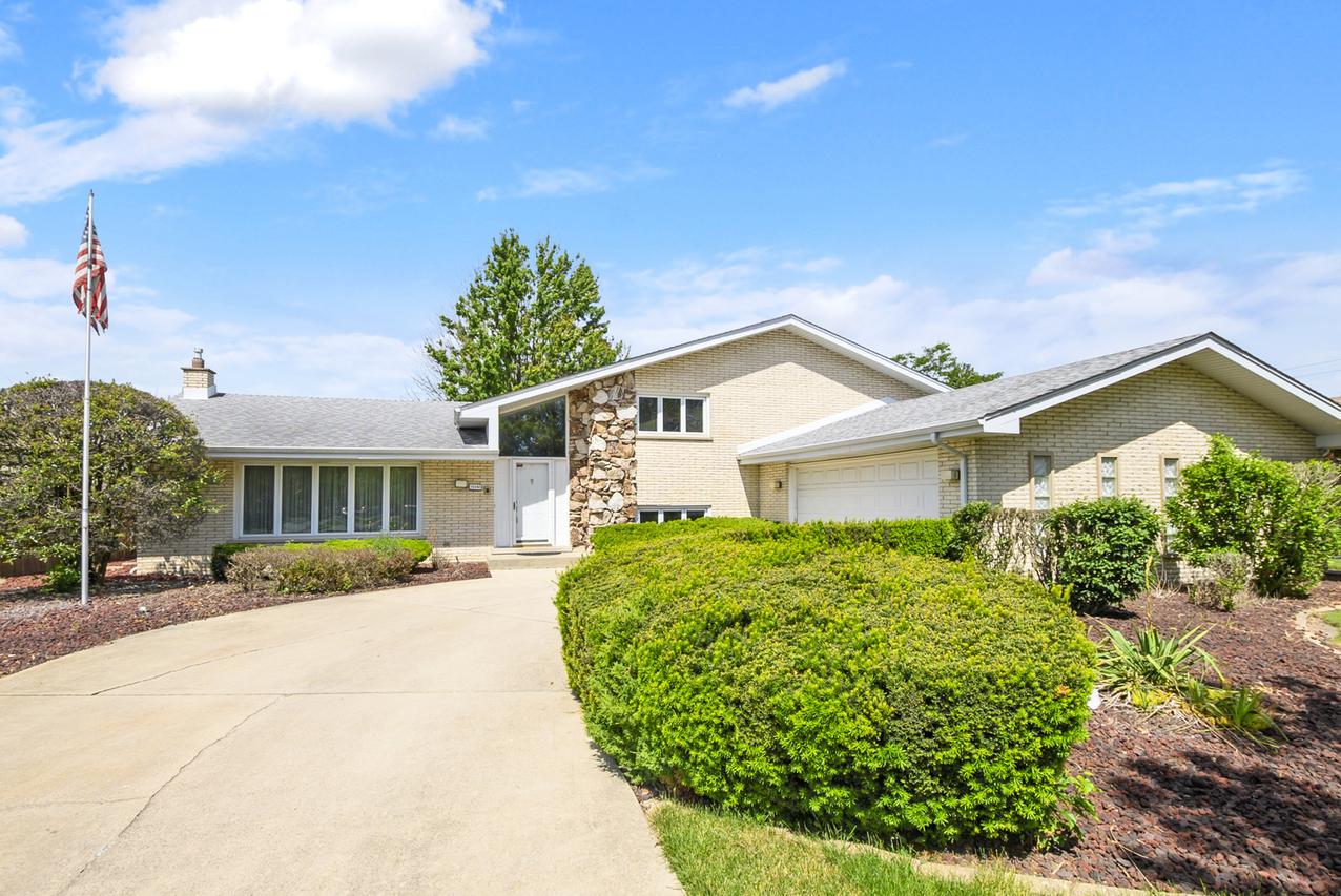 15542 Narcissus Ln., Orland Park, IL 60462