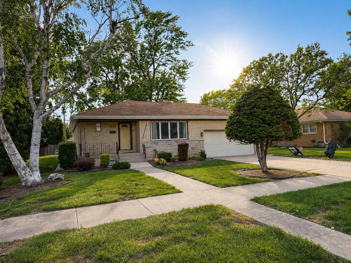 18724 Sherman St., Lansing, IL 60438