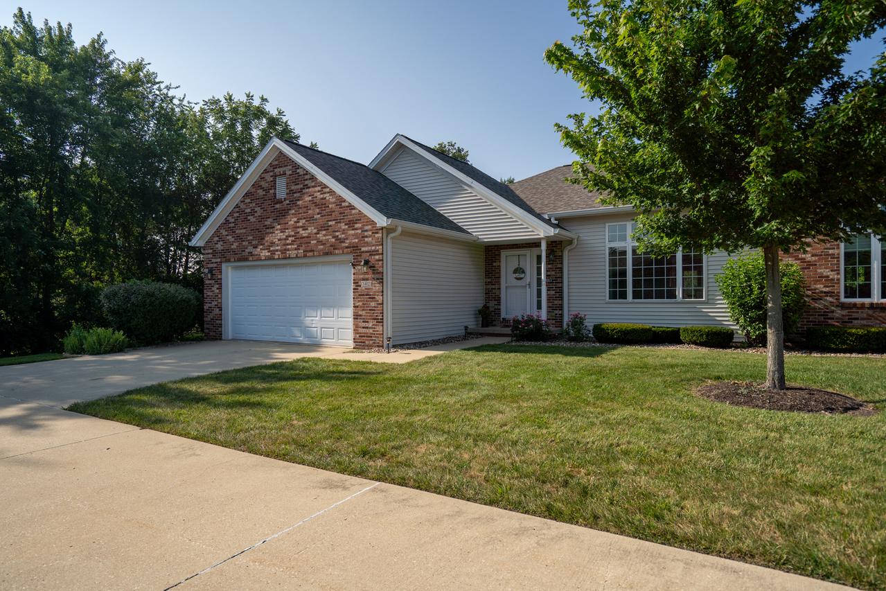 1402 Caro Ct., Mahomet, IL 61853