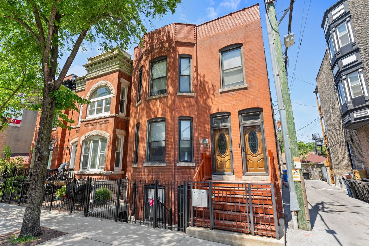 2312 W Taylor St., Chicago, IL 60612