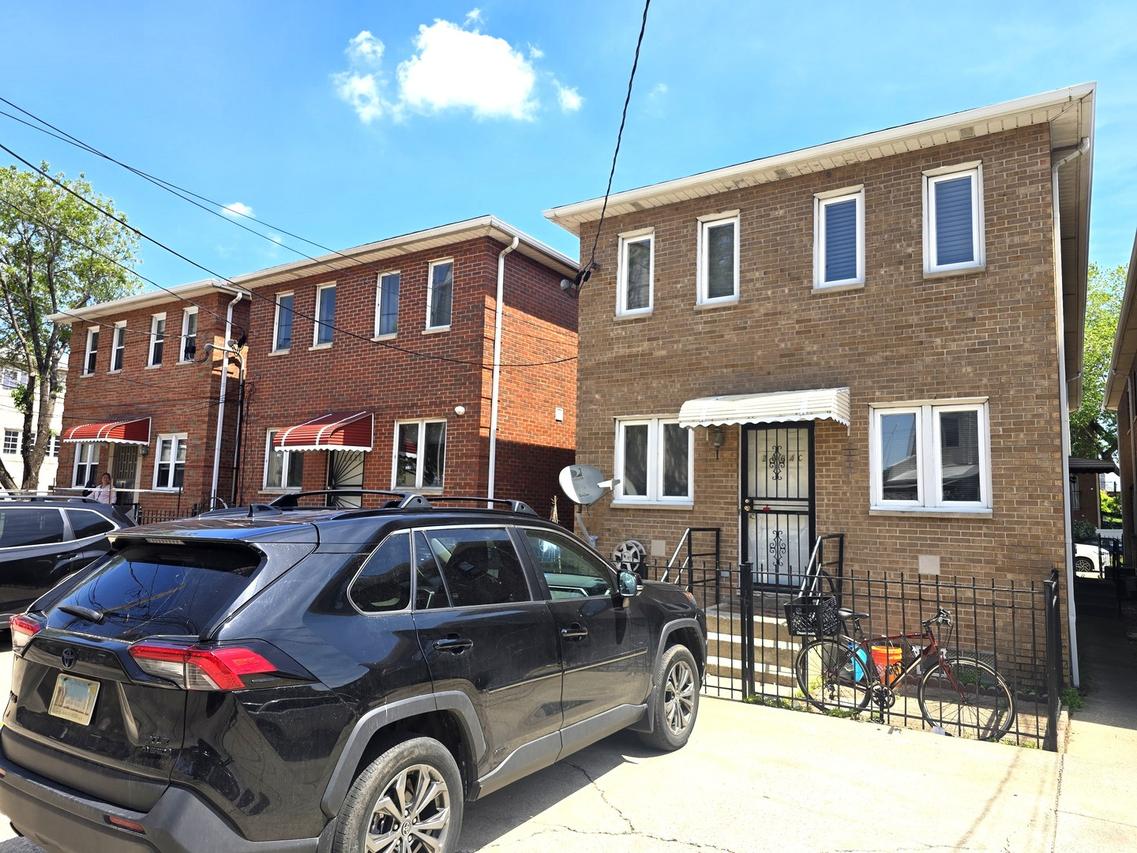 2604 S Emerald Ave. #C, Chicago, IL 60616