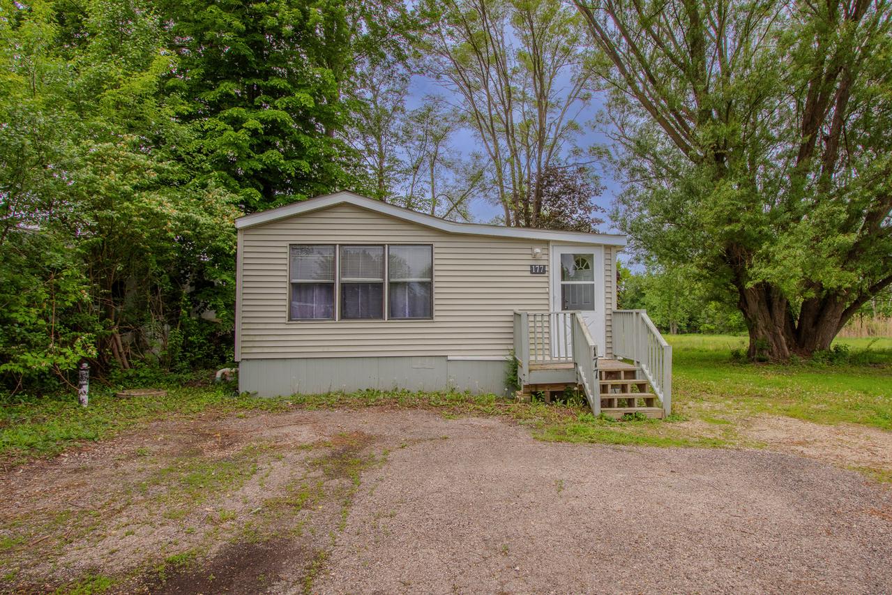 177 Windward St., Lakemoor, IL 60051
