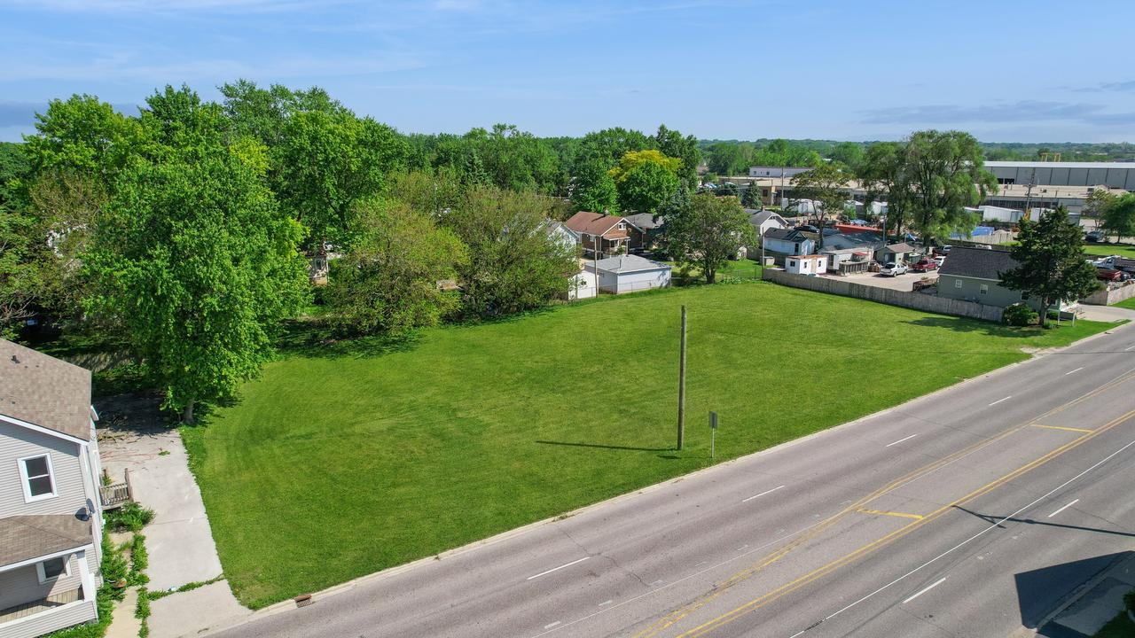 920 S Lake St., Aurora, IL 60506