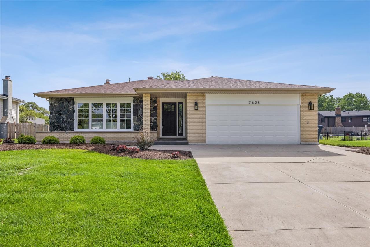 7825 Stratford Pl., Darien, IL 60561