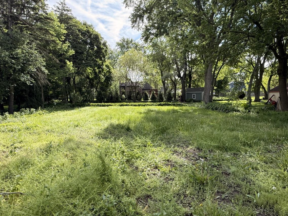 225 Lorraine St., Glen Ellyn, IL 60137