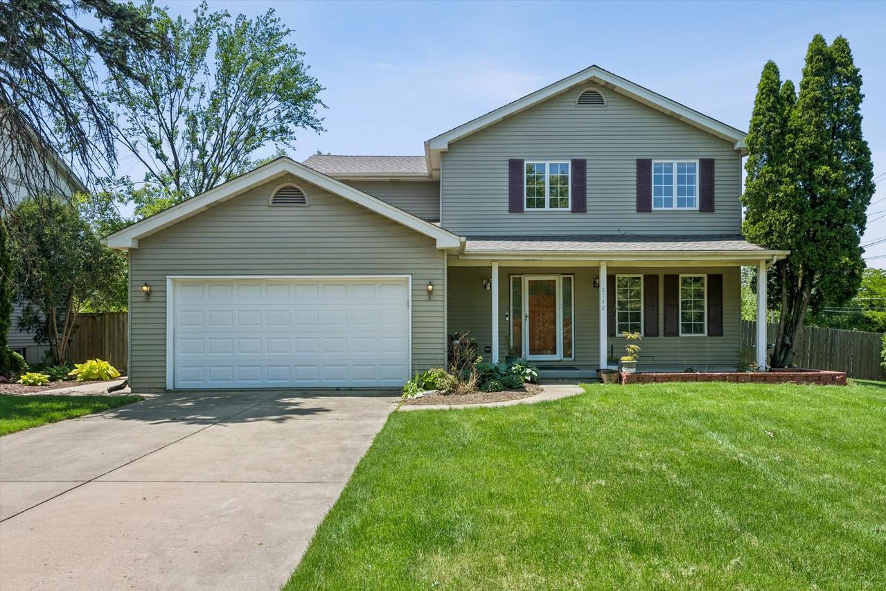 2142 N Summit St., Wheaton, IL 60187