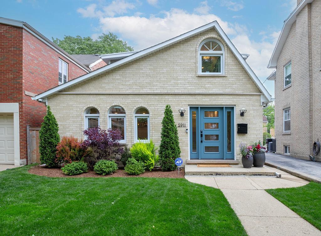 5911 N Keating Ave., Chicago, IL 60646